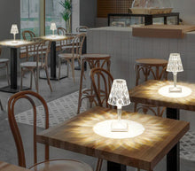 Carica l'immagine nel visualizzatore di Gallery, Lampada Tavolo Diamantata Ricaricabile USB Effetto Cristallo Luce Decorativa