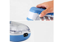 Carica l'immagine nel visualizzatore di Gallery, Levapelucchi elettrico portatile Rasoio per abiti e tessuti 3 lame rasalana 226