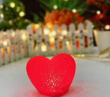 Carica l'immagine nel visualizzatore di Gallery, Lampada Cuore Led Da Tavolo Luce Notturna Cuore Rosso Morbido Batteria Portatile