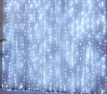 Lade das Bild in den Galerie-Viewer, Tenda Luminosa Natalizia 3x2.70M Cascata Luci Di Natale LED Luce Fredda
