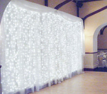 Carica l&#39;immagine nel visualizzatore di Gallery, Tenda Luminosa Natalizia 3x2.70M Cascata Luci Di Natale LED Luce Fredda
